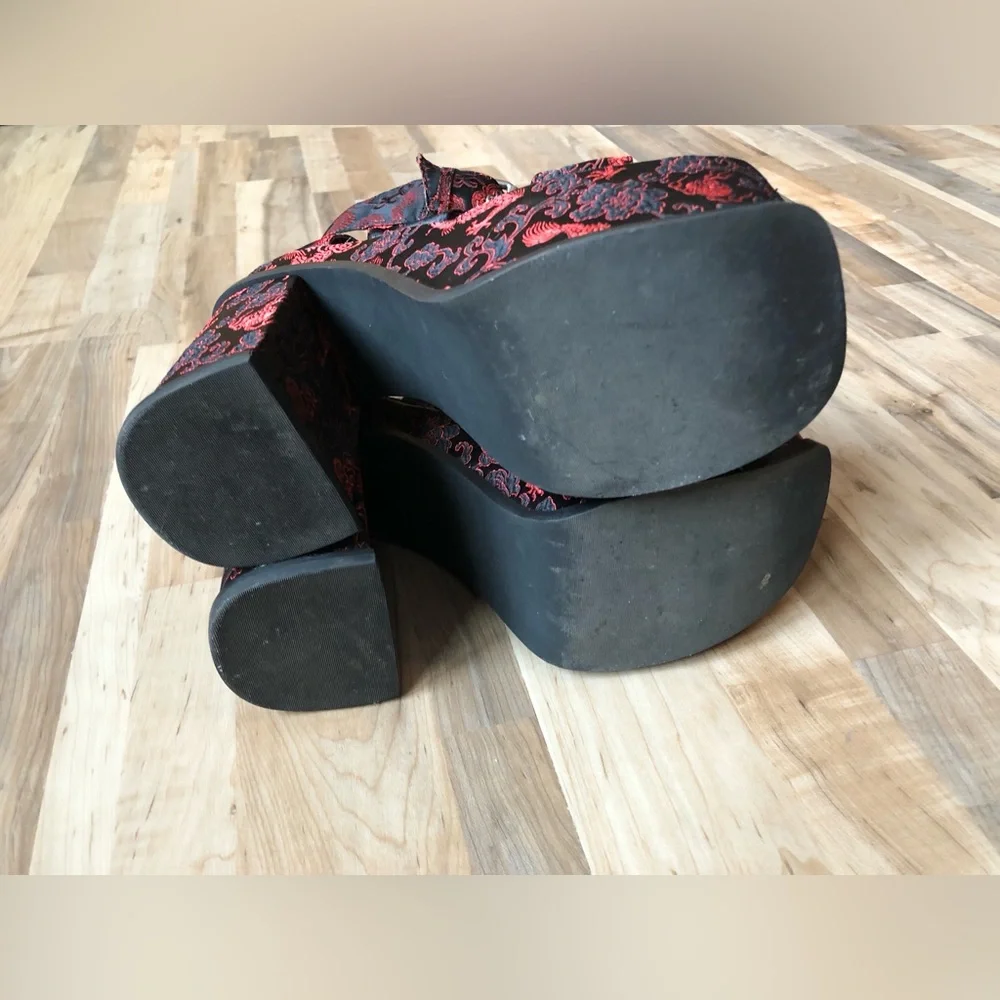 Platform Heels - Picture 9 of 9